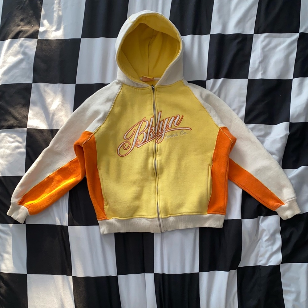 Yellow jacket - Picture 1 of 3